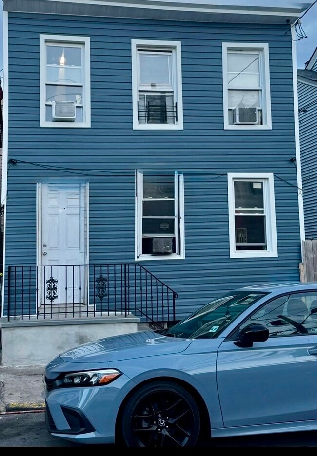 84 16th Ave, Unit 84 16th ave