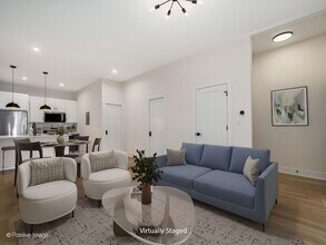 2142 N Maplewood Ave in Chicago, IL - Foto de edificio - Building Photo