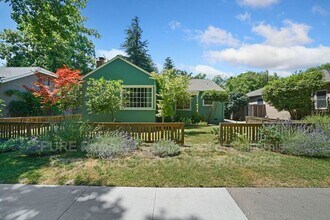 1732 Vallejo Way in Sacramento, CA - Building Photo - Building Photo