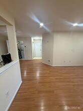 828 Waterford Dr in Edison, NJ - Building Photo - Building Photo