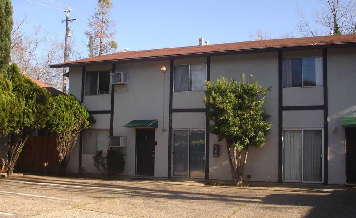 1905 Locust St in Chico, CA - Foto de edificio