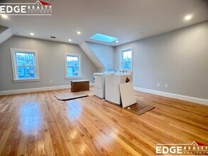 31 Shannon St, Unit 4 in Boston, MA - Foto de edificio - Building Photo