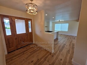 8023 Washington Ave in Sebastopol, CA - Building Photo - Building Photo