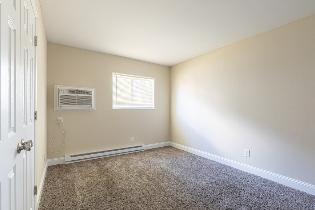 Saratoga Place Apartments & Townhomes in Erlanger, KY