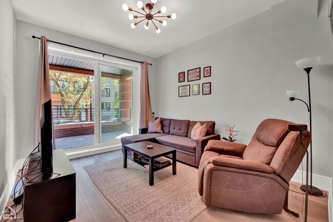 846 N Hoyne Ave in Chicago, IL - Building Photo - Building Photo