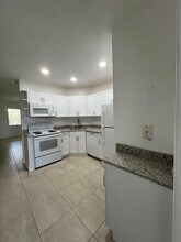 2550 NE 51st St-Unit -103 in Fort Lauderdale, FL - Building Photo - Building Photo