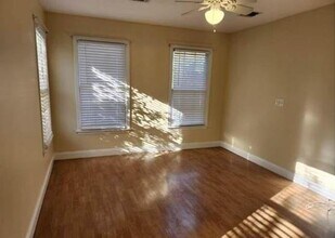821 Sound Shore Rd in Riverhead, NY - Building Photo - Building Photo