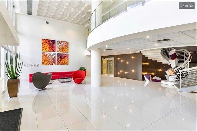 5701 Collins Ave, Unit 1107 in Miami Beach, FL - Building Photo - Building Photo