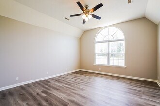 705 Tot Dr in La Vergne, TN - Building Photo - Building Photo