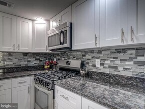 14822 Bryan Ct in Woodbridge, VA - Building Photo - Building Photo
