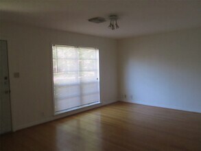 2311 Bron Holly Dr in Houston, TX - Building Photo - Building Photo