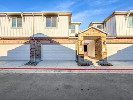 5607 Mobeetie Lp in Bee Cave, TX - Building Photo