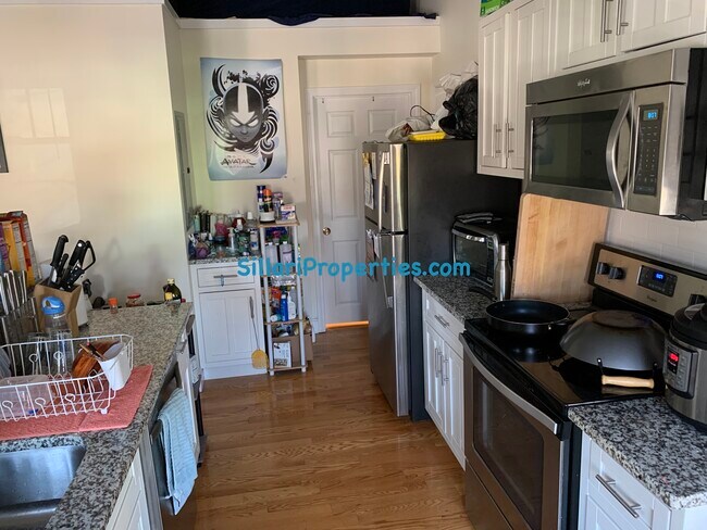 178 Boston Ave, Unit R in Somerville, MA - Building Photo - Building Photo