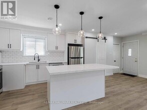 139 Flora Dr in Toronto, ON - Building Photo - Building Photo