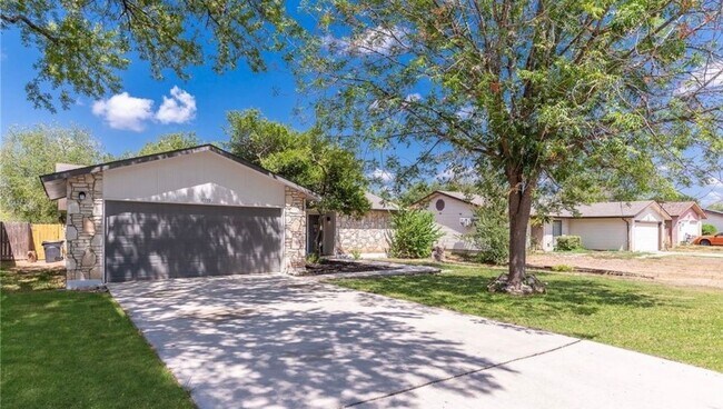 11359 Spg Crst Dr in San Antonio, TX - Building Photo - Building Photo