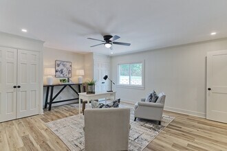 607 Riverwood Pl in Louisville, KY - Building Photo - Building Photo