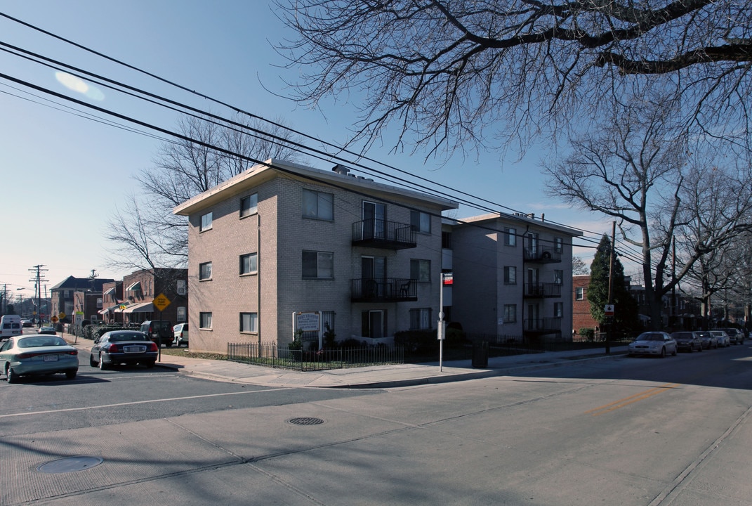 Fort Stanton Apartments in Washington, DC - Building Photo