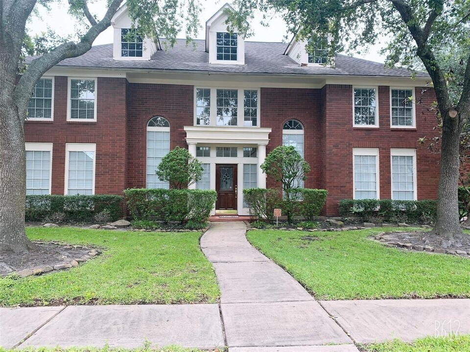 3718 Stocksbridge Dr in Sugar Land, TX - Building Photo