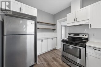 16 Albert St N in Orillia, ON - Building Photo - Building Photo