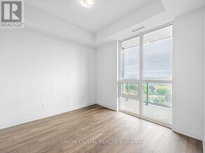10-810 Meadowglen Pl in Toronto, ON - Building Photo - Building Photo