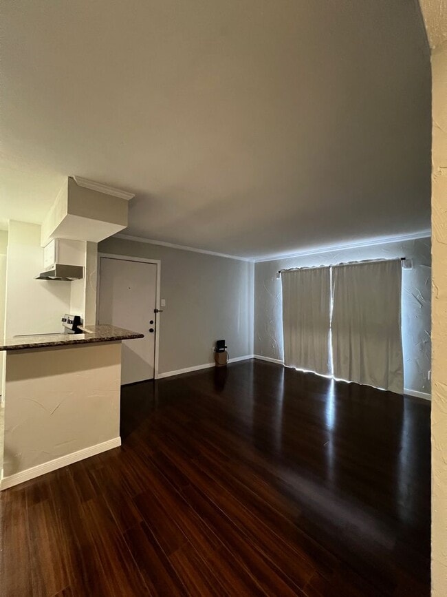 property at 904 University Oaks Blvd