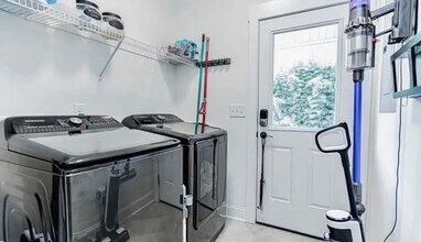 17 E Decatur St in Greenville, SC - Building Photo - Building Photo