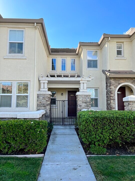 4059 Innovator Dr in Sacramento, CA - Building Photo