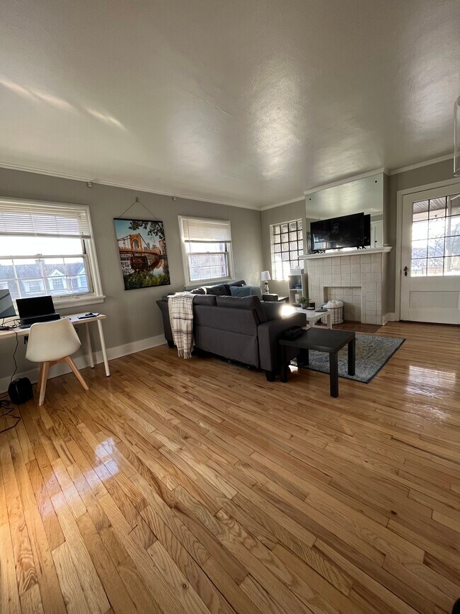 275 Gross St, Unit 4 in Pittsburgh, PA - Building Photo - Building Photo