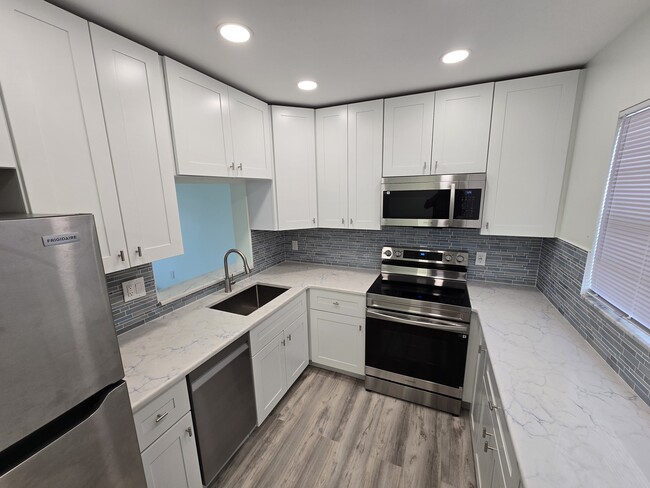 10215 Regal Dr, Unit 21, Unit 21