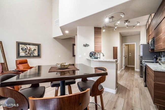 2019 E Campbell Ave in Phoenix, AZ - Foto de edificio - Building Photo