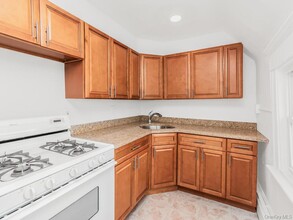 552 N Broadway in Yonkers, NY - Building Photo - Building Photo