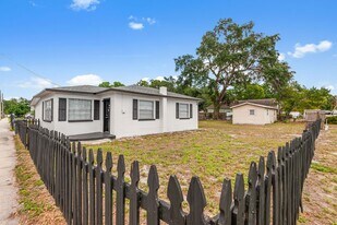 201 N Himes Ave in Tampa, FL - Building Photo