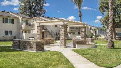 University Plaza in Fresno, CA - Building Photo - Building Photo