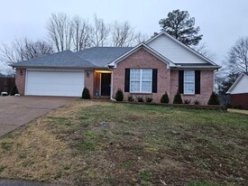 8 Walnut Grove Cove in Jackson, TN - Building Photo