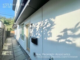 4725 8th Ave NE in Seattle, WA - Building Photo