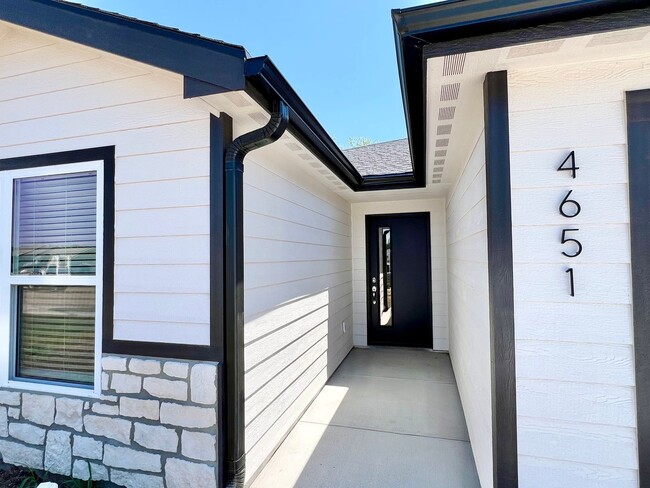 property at 4651 Pierce Dr