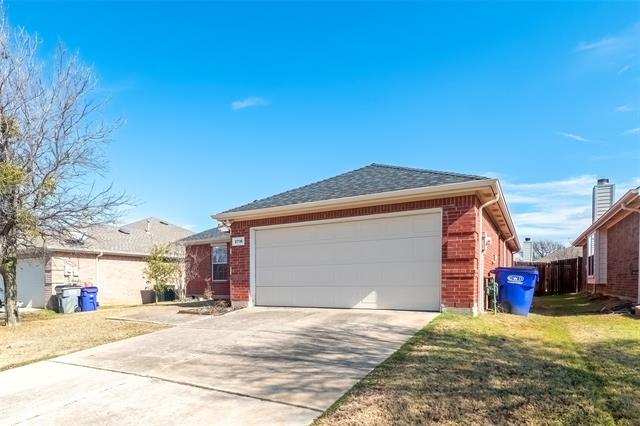 2716 Dawn Spring Dr in Little Elm, TX - Foto de edificio - Building Photo