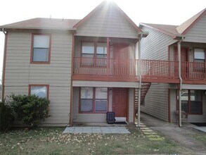 319 Ware Dr in Grand Prairie, TX - Building Photo - Building Photo