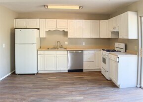 817 S Kelly Ave in Edmond, OK - Building Photo