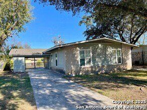 335 Saratoga Dr in San Antonio, TX - Building Photo - Building Photo