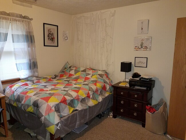 342 Overhill St in Morgantown, WV - Foto de edificio - Building Photo