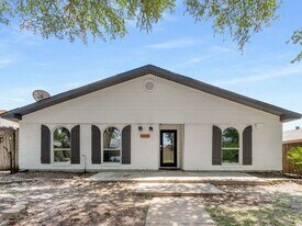 1824 Arundel Dr in Carrollton, TX - Building Photo