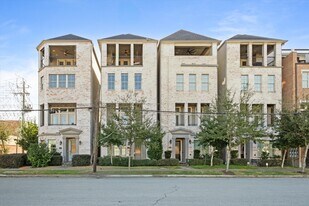 1005 St Charles St in Houston, TX - Building Photo