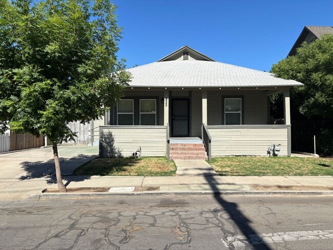 property at 223 N Park Ave