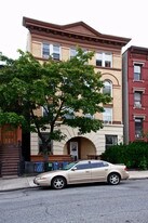 207 18th St in Brooklyn, NY - Building Photo