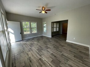 825 S 14th St in Silsbee, TX - Building Photo - Building Photo