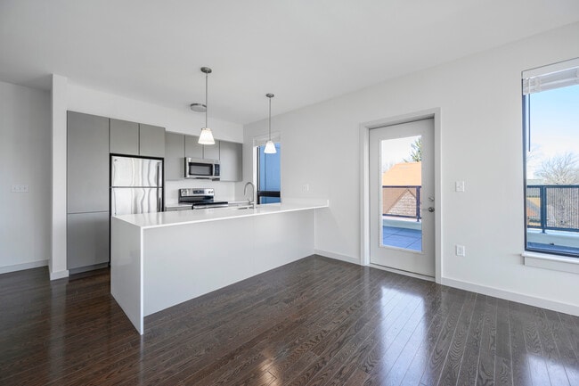 455 Harvard St, Unit 404 in Brookline, MA - Building Photo - Building Photo