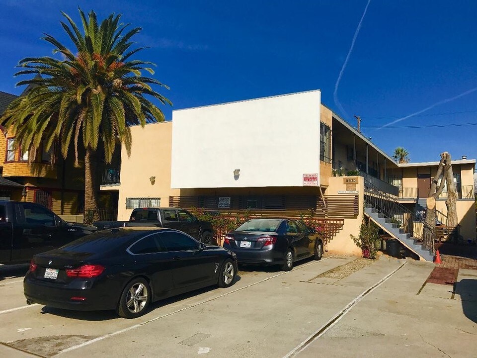 1189 W. 29th St. in Los Angeles, CA - Foto de edificio
