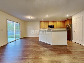 2260 Brian Lakes Dr E in Jacksonville, FL - Building Photo - Building Photo