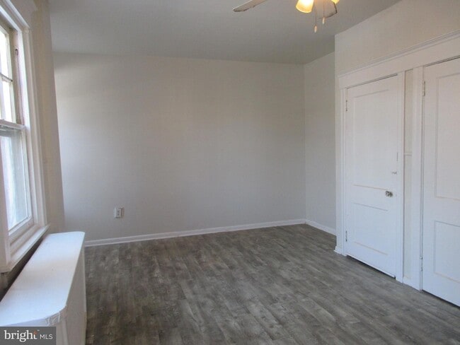 4123-4100 Tyson Ave in Philadelphia, PA - Foto de edificio - Building Photo